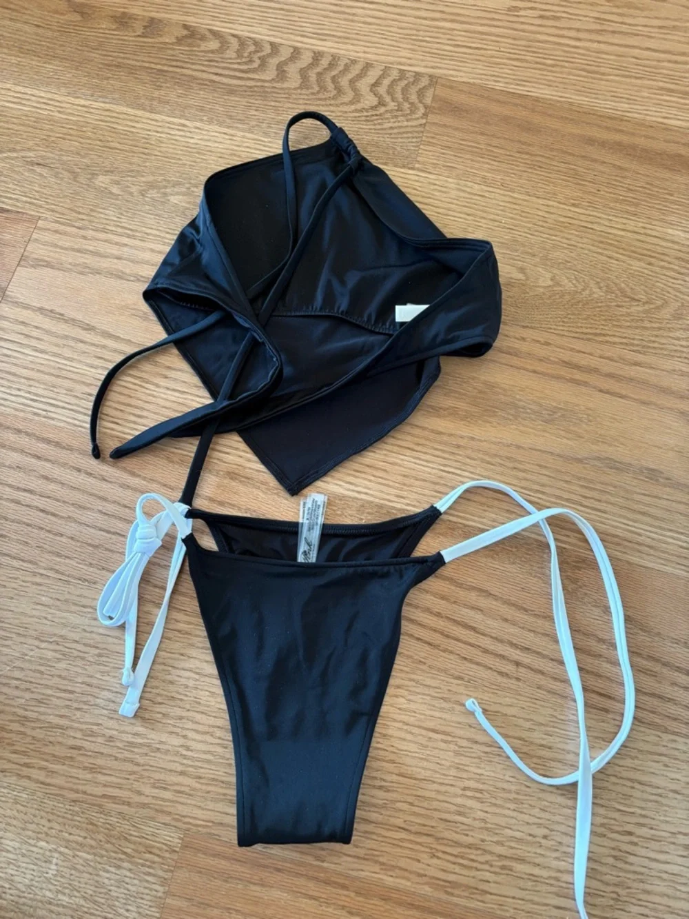 Frankie’s bikinis set